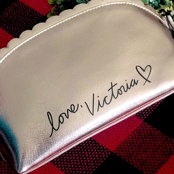 Victoria's Secret Petal Cosmetics Bag - Picture 3 of 7